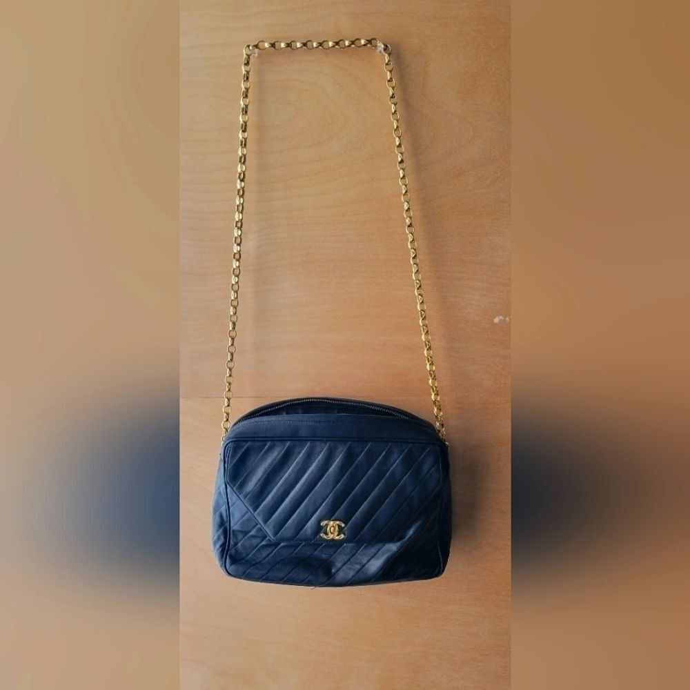 Authentic Vintage Chanel Large Bijou Strap Shoulder Camera CrossBody Bag Purse - Picture 2 of 16